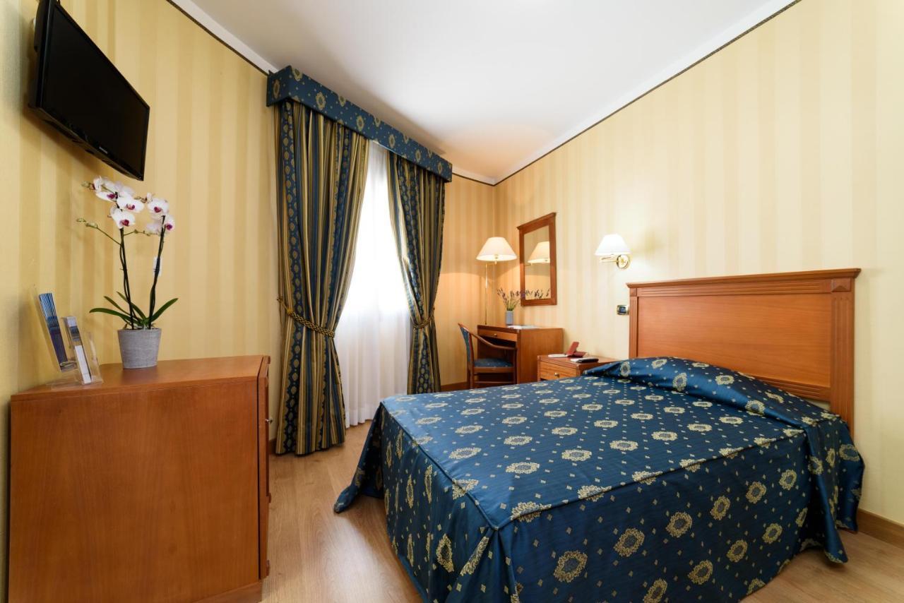 Hotel Hermitage Polla Rum bild