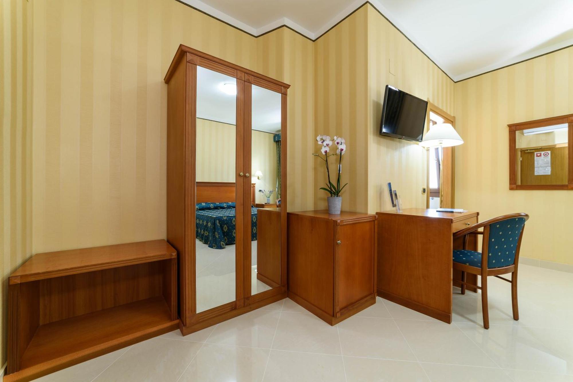 Hotel Hermitage Polla Rum bild
