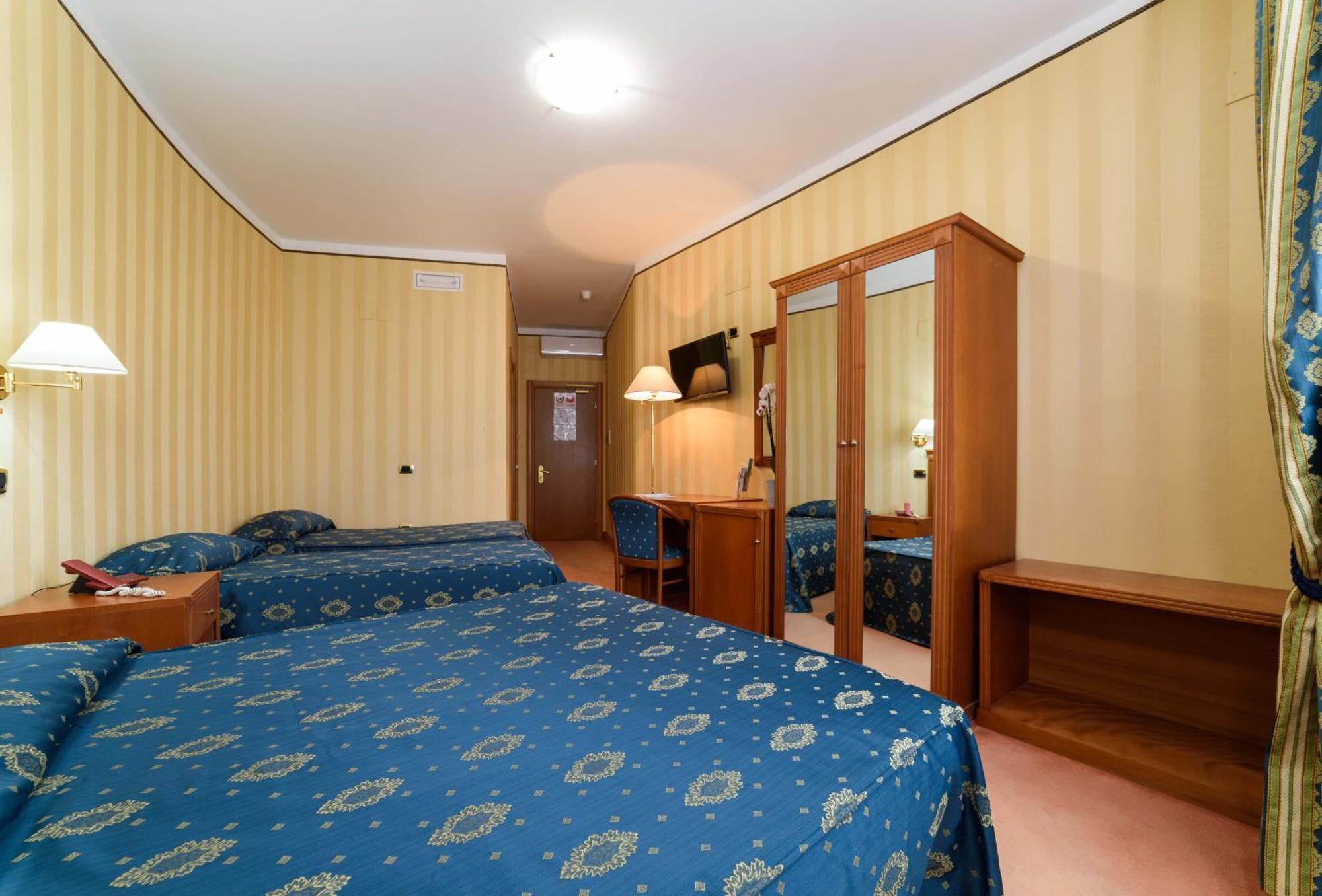 Hotel Hermitage Polla Rum bild